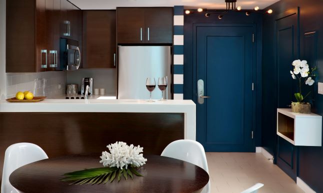 SoleOTO's tweet photo. Your summer hideaway awaits! Located on Sunny Isles Beach, our sleek accommodations are here to provide all the oceanfront tranquility you need. Our expansive suites feature fully-equipped kitchens, a great option for traveling families and those seeking extended stays. https://t.co/Gq1LcI6INX
