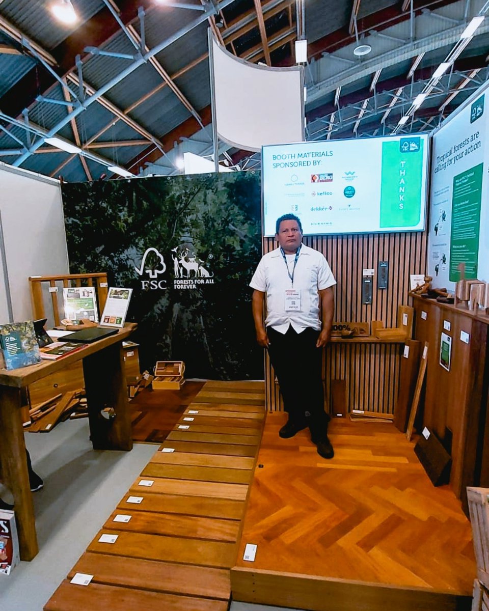 RainforestALLMX's tweet photo. L'équipe #RainforestAlliance et Fernandito Gutiérrez venons au @carrefourdubois 🇫🇷 pour participer y partager notre expérience du secteur international du bois. Nous présenterons notre travail et nos experiences pour une gestion plus durable de nos forêts 🌳🇲🇽🐸
@FSC_IC #Atibt https://t.co/znF8kaUIPD