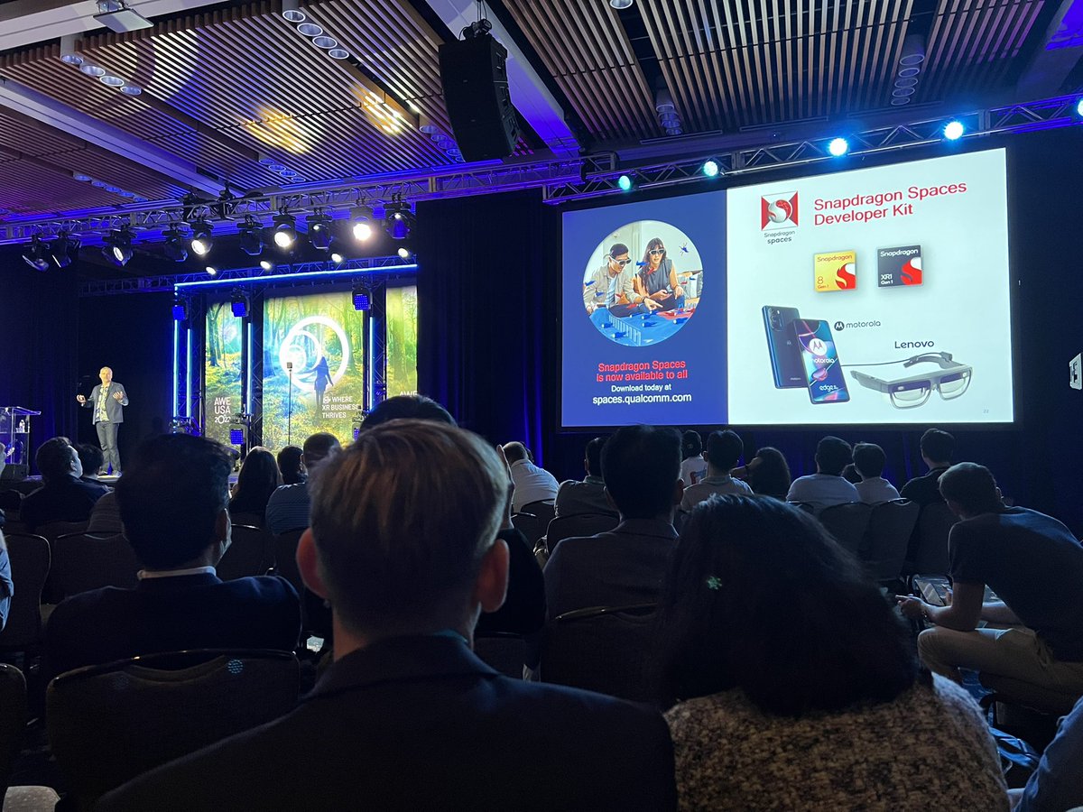 Skuirrel's tweet photo. @HugoSwart_QCOM just announced that starting today, the Snapdragon Spaces XR dev platform that makes building AR experiences much easier is now available for all, yay! #AWE2022 https://t.co/w8p9qZ4vS5