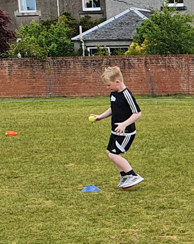 MissComrieSTN's tweet photo. Another day packed full of fun activities for health week. We practiced orienteering skills in PE, learned some dance moves and finished the day off with some yoga. #stninhealth https://t.co/dbmmOvfe3y
