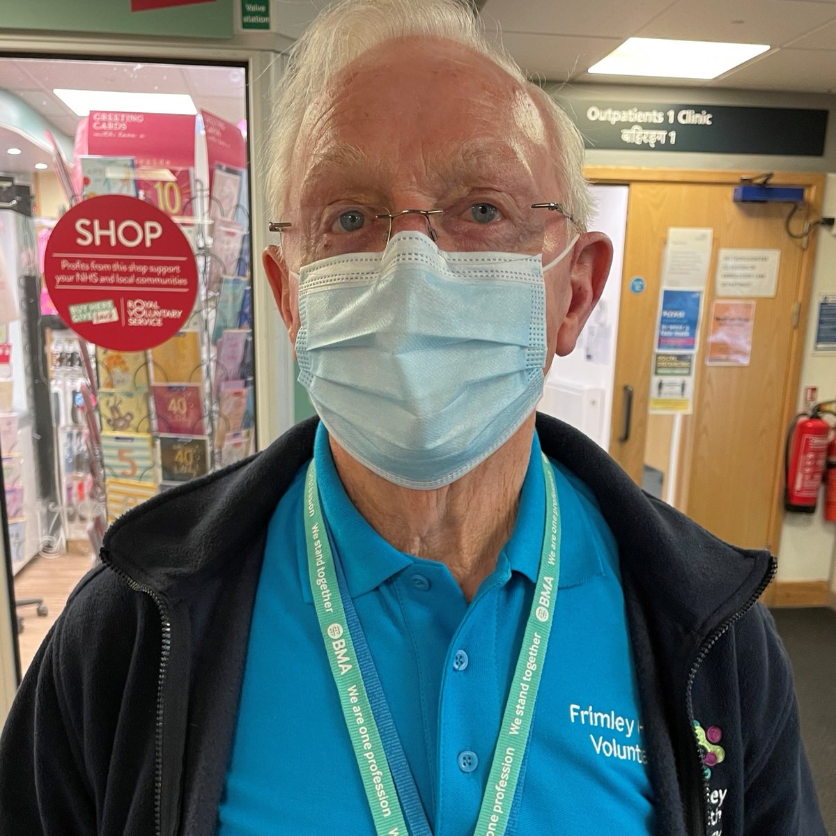 FrimleyHealth's tweet photo. At the start of #VolunteersWeek2022 we say a huge thank you to each of our 787 wonderful volunteers, recognising their fantastic contribution. Aged 16 to 80+ their dedication makes a massive difference to patients and staff across the Trust. 💙 #volunteersmakeadifference https://t.co/1mvYUBw5Z0