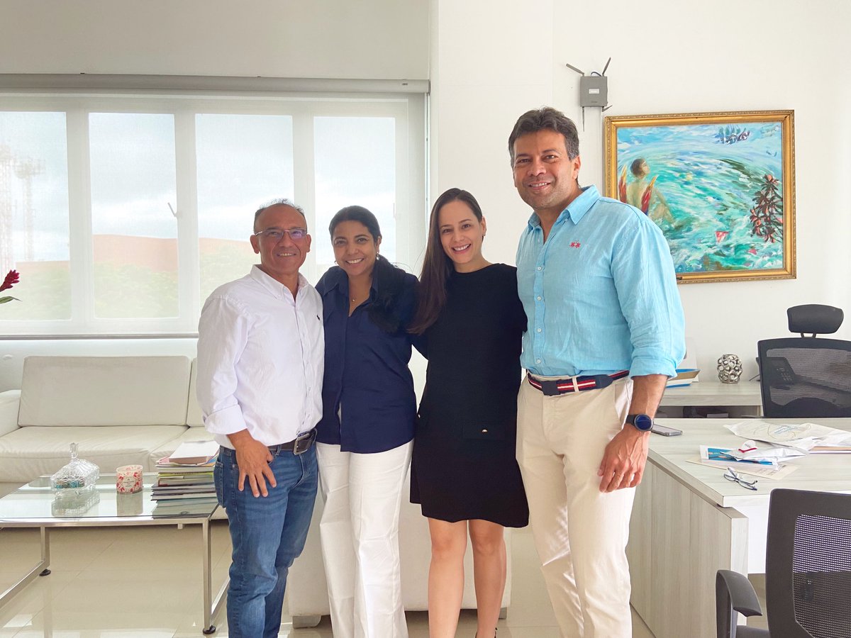 CanalTelecaribe's tweet photo. Primera visita del comisionado Ernesto Orozco a un canal regional, en TELECARIBE socializando temas de interés para la televisión pública, como  Economía Digital, Evolución de los servicios OTTs, Regulación de Contenidos, Obligaciones regulatorias de los Canales de TV abierta.🖥 https://t.co/kcS7fwL7Ag