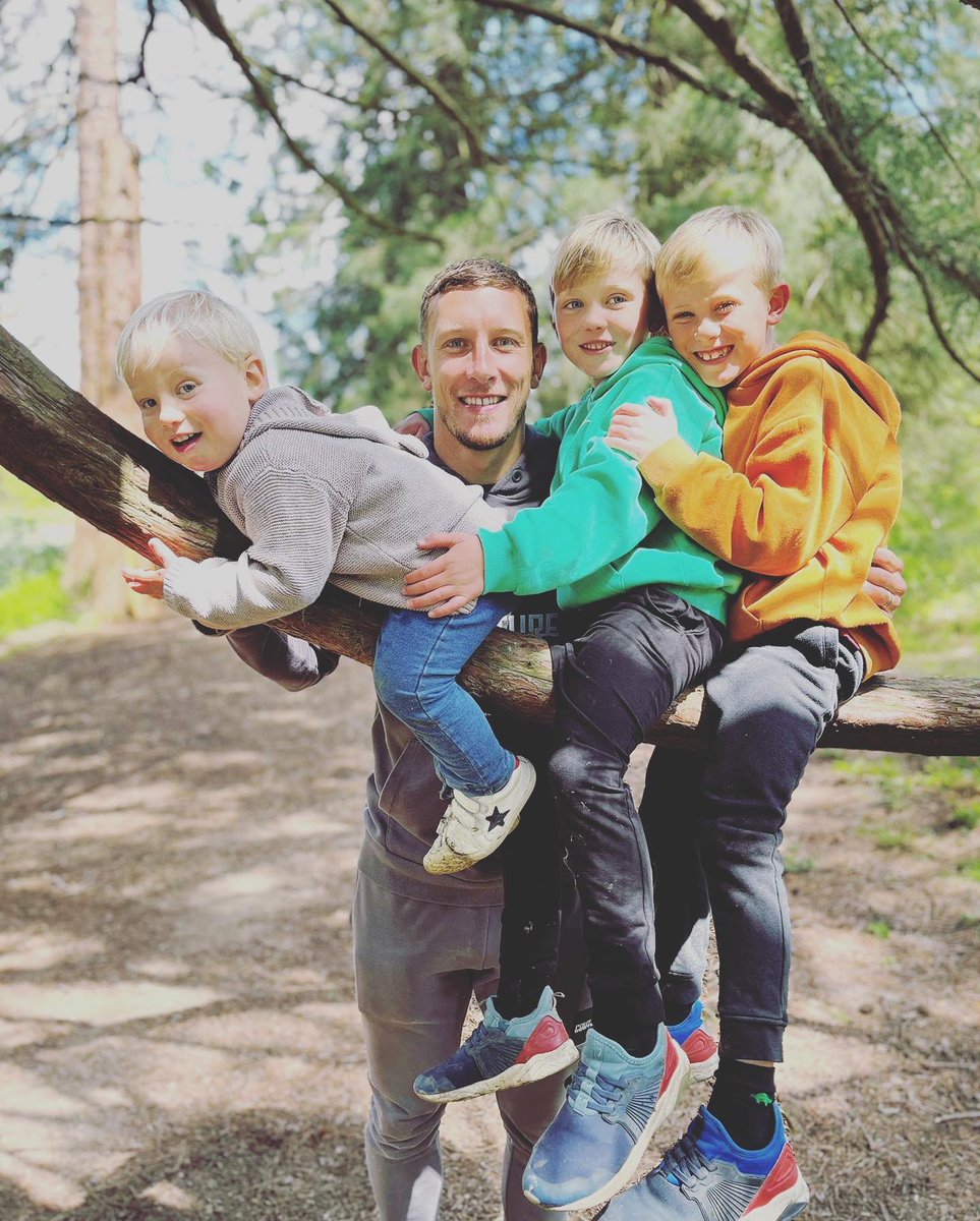 jpearce05's tweet photo. Mixed emotions on the camping trip. Kids loved it but no sleep!!! 🤷🏻‍♂️😩 @char_abers #family #friends #goodtimesoutside #camping https://t.co/6UhRAACNWl