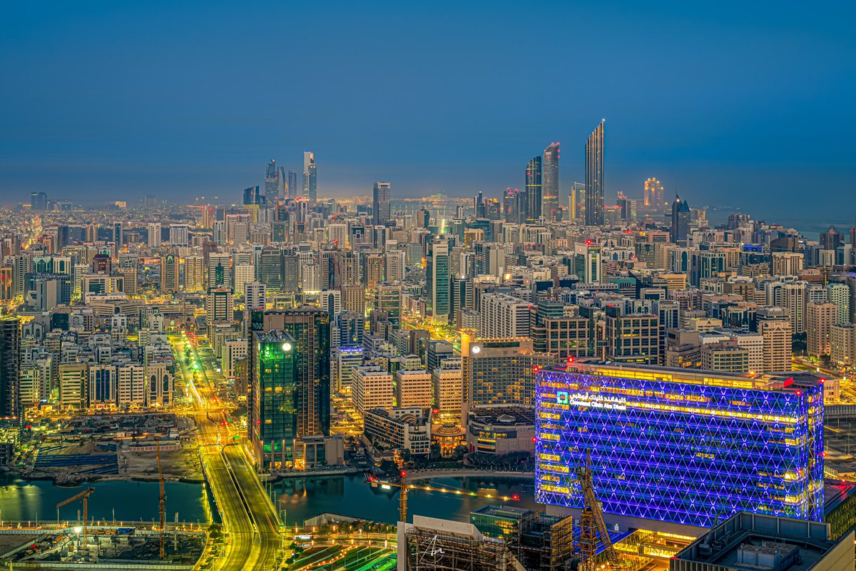 ali_captures's tweet photo. One of the nights I spent waiting for fog to arrive but got a hazy morning instead. 

#cityscape #nightphotography #abudhabi #visitabudhabi #nightshot #inabudhabi #longexposure #sonyalpha #tamron #landscapephotography #beautifuldestinations #placestovisit #bluehour #goodmorning https://t.co/5RFqf1u7qm