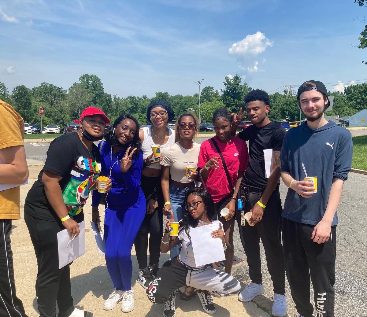 Hall_Pride's tweet photo. Part 2: Beautiful day at the Hall for a graduation rehearsal and Kona Ice!
#hallpride #thisisphhs #classof2022 #hallyeah ππππ https://t.co/qXPD7pwblA