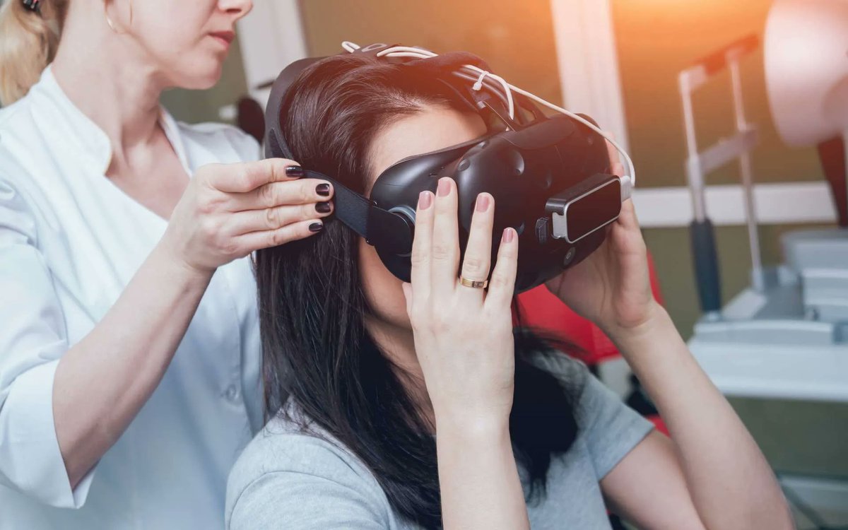 futurasciences's tweet photo. [⛑] Quelle place peut trouver la réalité virtuelle dans le traitement du patient ? 🤔

Pour y répondre, @3DSfrance et l’institut H. HARTMANN ont lancé #VORTHEx, le premier simulateur 3D de radiothérapie !

Lire notre article : https://t.co/9eGOd22ady

@3DEXPERIENCELab @elsan https://t.co/F9wk9XR2z6
