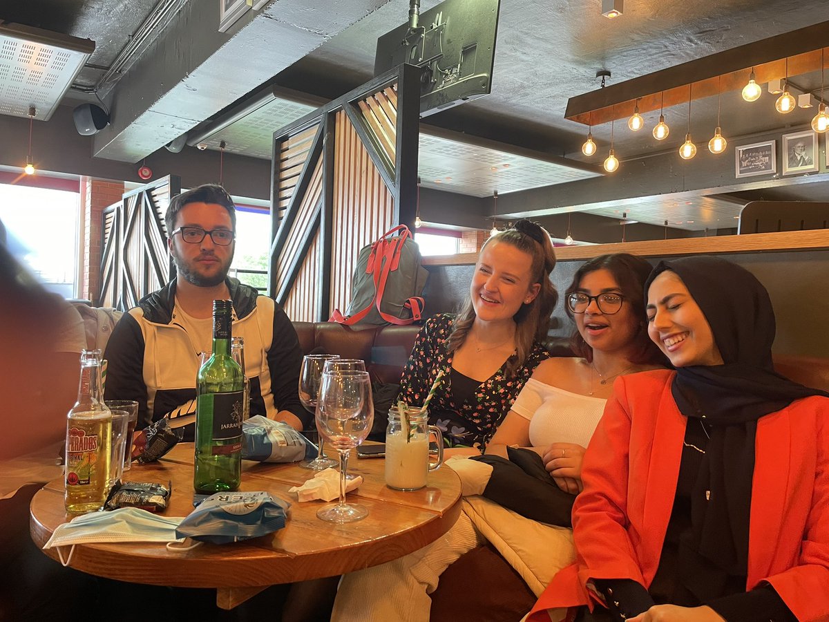 Julie_radschool's tweet image. Tough time for educators with the marking season in full swing but, when I read some incredible work, see the #learninggain and hear my final year students have jobs in #radiotherapy successfully lined up I’m so incredibly happy. #proud @StGeorgesUni