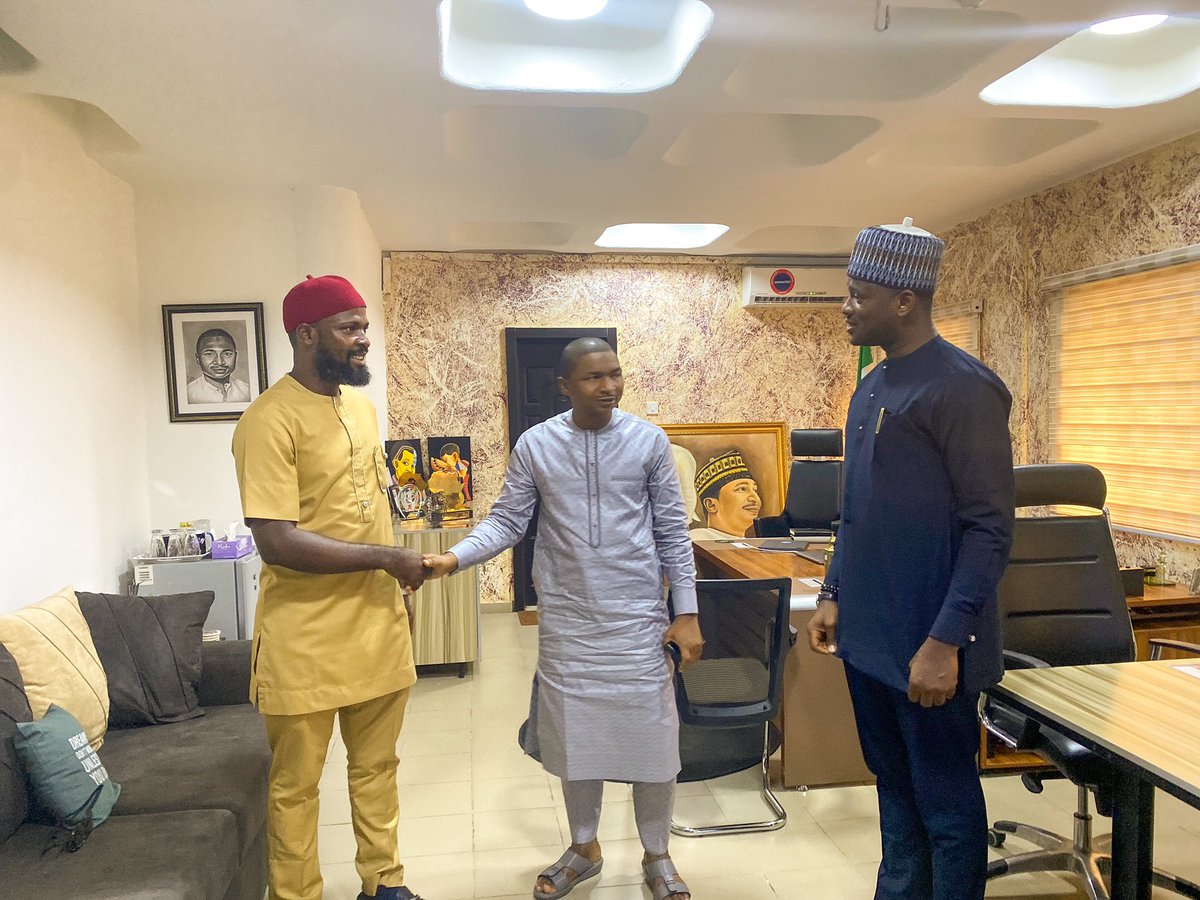 ReprezentMe1's tweet photo. Today, 1st June 2022, Team #ReprezentMe led by her CEO @vicmba1 had an official visit to @HamzyCODE. The visit was to further explore ways to move ReprezentMe App to the next level and to tap from wealth of experience of the White Elephant, Hamza. https://t.co/ECkrR47oB0