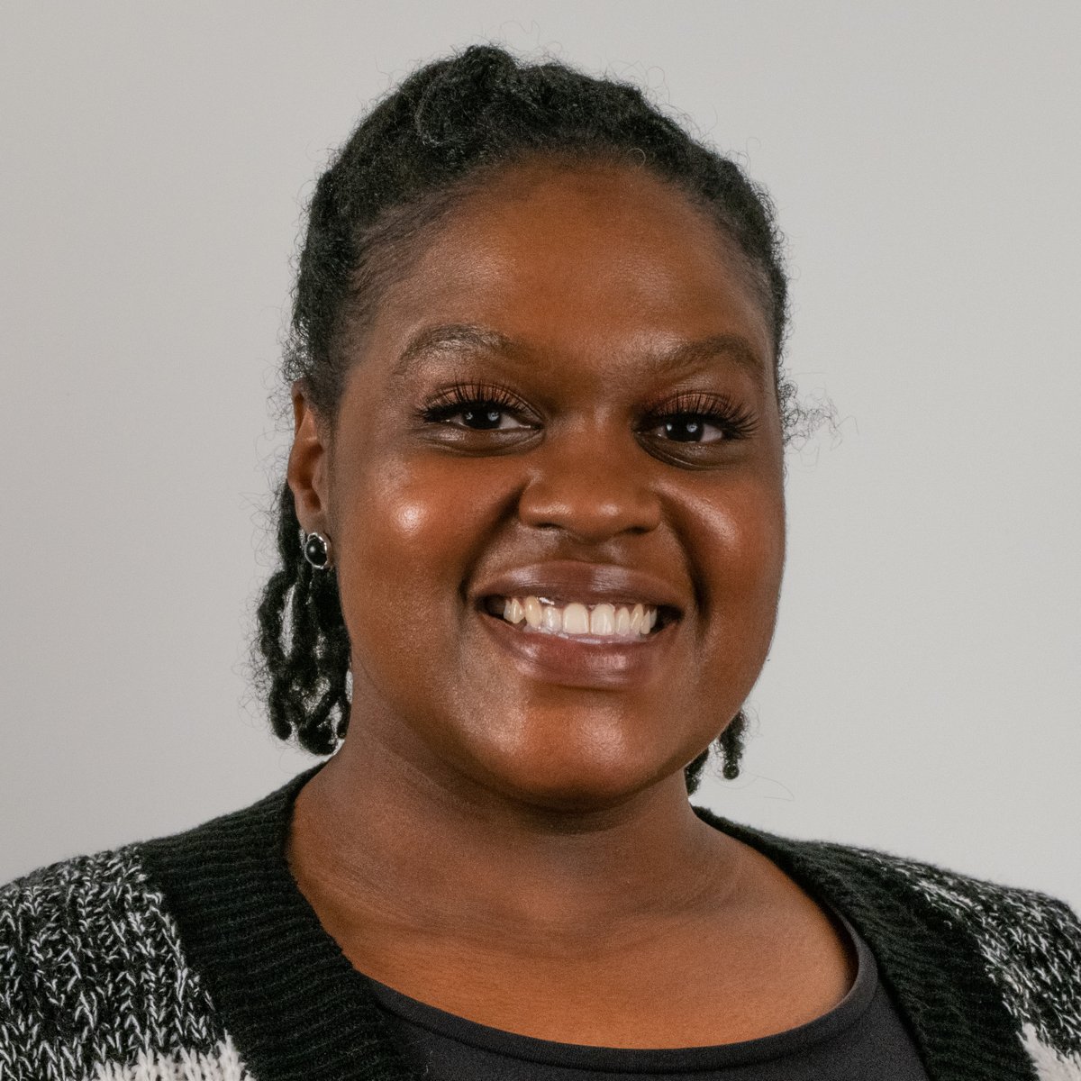 🚨 New blog post uploaded! Get to know Tanya Robinson, our new Assistant Deputy Director of Youth Case Management &amp; Recruitment! youboston.org/you-boston-wel…