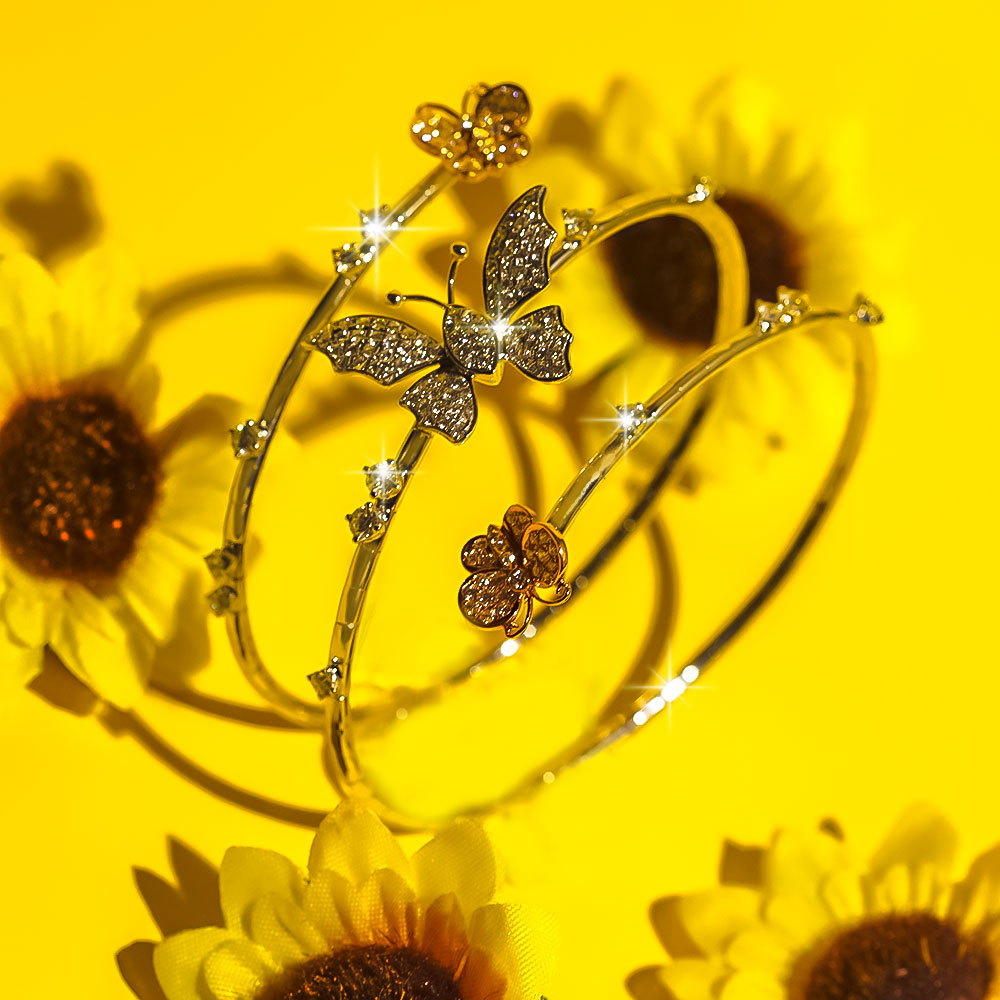 This bracelet is giving us butterflies! 🦋🌞
Add a little summer flair to all your looks!

10261 N Scottsdale Rd.
(480) 922-1968 

#jewerlyblogger #jewerlylover #gemstonejewelry #gemstone #summeroutfit #jewerlydesign #fashionista #stylingjewelry #styleoverfashion #butterflies