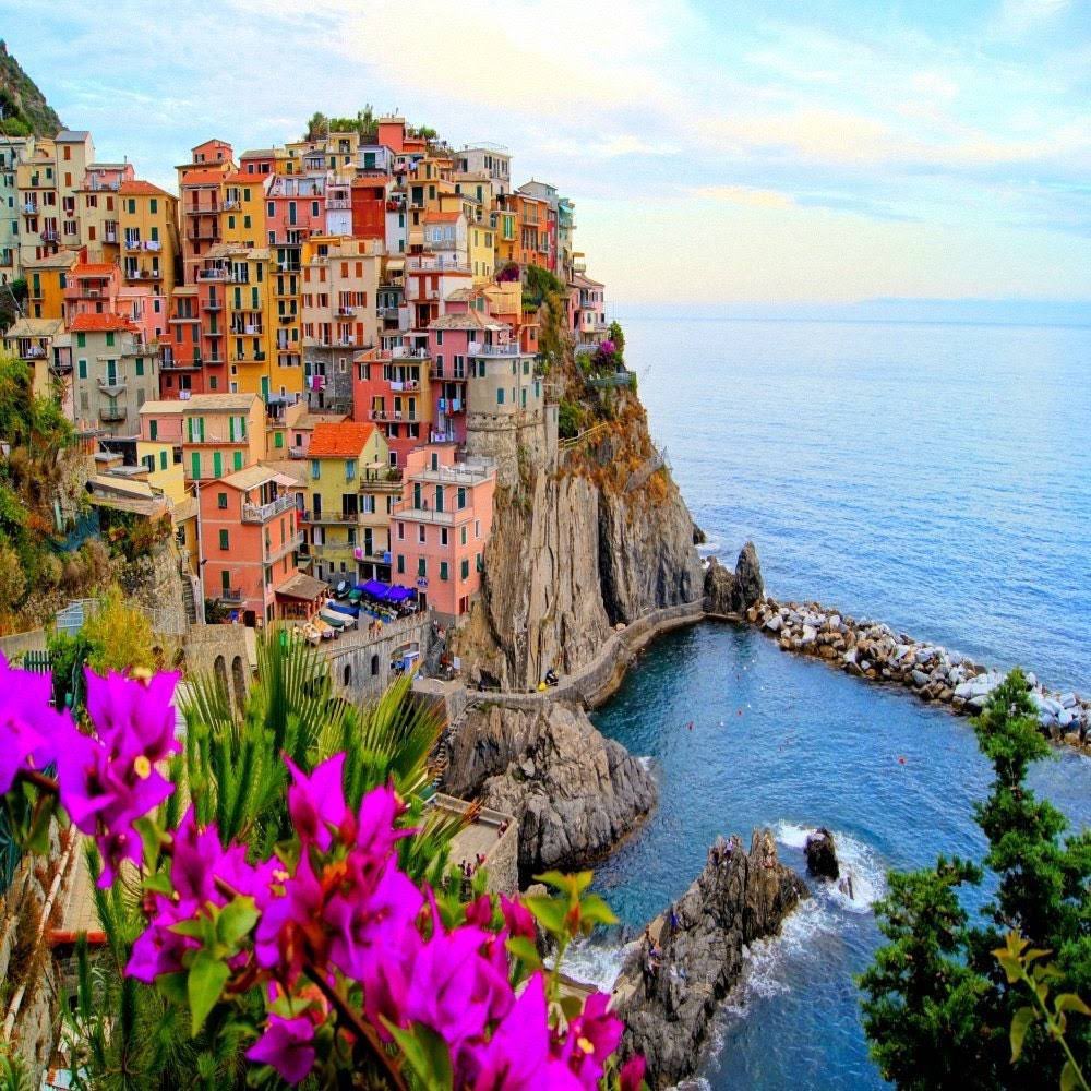 Village Of Manarola, Cinque Terre, Italy. 😍