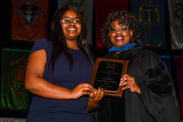 NABJ4's tweet photo. Congrats to NABJ VP Ayanna Williams for winning the 2021-22 Outstanding Senior in Journalism and Communication award @TroyHSJC https://t.co/ie1FeOhwsq