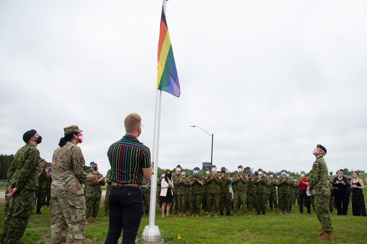 JoletteRichard's tweet photo. #22Wing kicked off #PrideMonth in style by raising the #ProgressiveFlag for the first time. We are committed to breaking down barriers to allow #LGBTQ2+ Defence Team members to serve with pride and be their authentic true-self in their home, workplace, and community. https://t.co/e6v3ZbQBC4