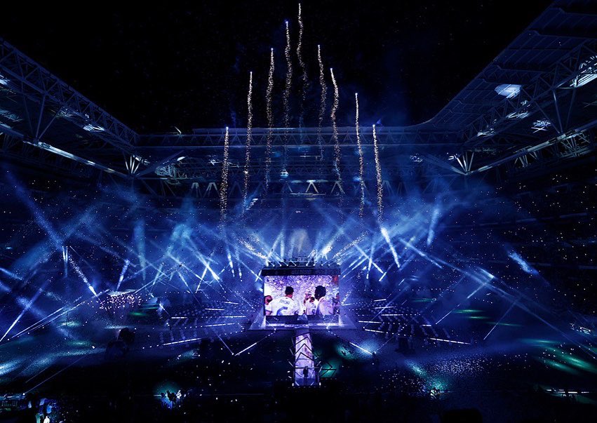 Hola, madridistas!! Quería daros las gracias a todos por estos días increíbles de celebración tras una temporada inolvidable. 

(Sigue)
.
.
.