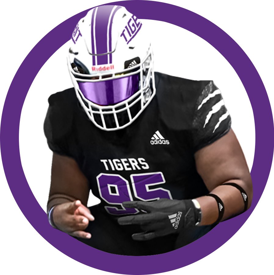imreprisal's tweet photo. Soon #forjaime🤍 @IWTigerFootball @CoachDaniels_IW @CoachLozano23 @CoachPhilipGuel @IWTigers @IowaWesleyan https://t.co/W1TtGgsqCZ
