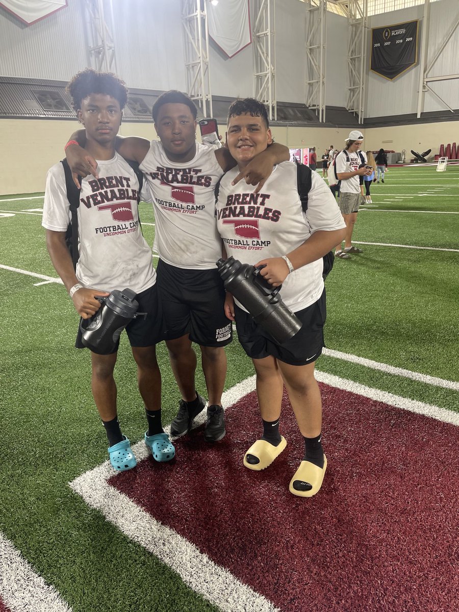 MatthewDiosdado's tweet photo. Had an awesome day at ⁦@CoachVenables⁩
OU camp today. Film coming later
#Boomersooner #sooners ⁦@OU_Football⁩ ⁦@OU_CoachB⁩ https://t.co/sgOKMxzVD9