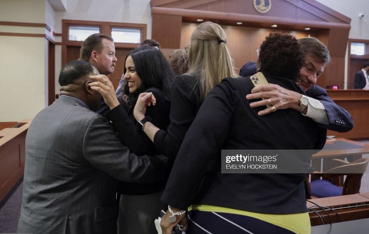 GellertDepp's tweet photo. I love Johnny Depp’s legal team so much 😭 A family https://t.co/XUNXemaLvG