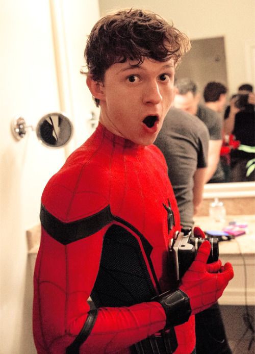louistmIs's tweet photo. ei @spideypiter, feliz aniversário maninho!!! você e o tom são os melhores irmãos que eu poderia ter 💙💙 eu sei que tivemos alguns desentendimentos, mas fico feliz que agora tá tudo bem entre a gente, você é muito importante pra mim e eu te admiro muuuuuuuuito!! obrigado por https://t.co/0V8DumGCNk