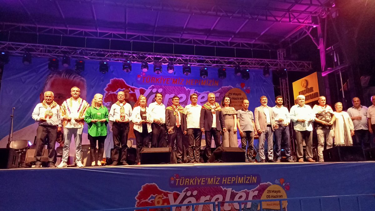 Yöreler renkler TOYUNDA 🇹🇷YÖRÜK🇹🇷 rüzgarı,
Teşekkürler <a href="/Av_umituysal/">ÜMİT UYSAL</a> 
#MuratpaşaBelediyesi