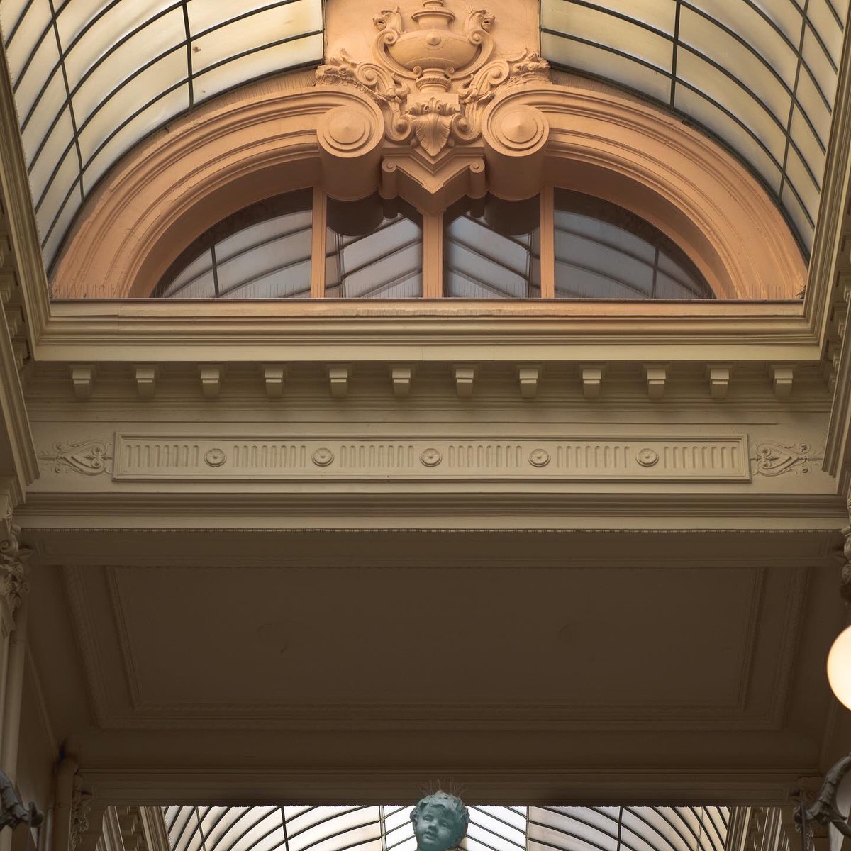 Dankameraman's tweet photo. Some shots with the same color tone from my little visit to #brussel 

https://t.co/qdJKnwHpgp

#streetphotography -#photography #photojournalism #follow #perspective #a7iii https://t.co/wexAccC8WC