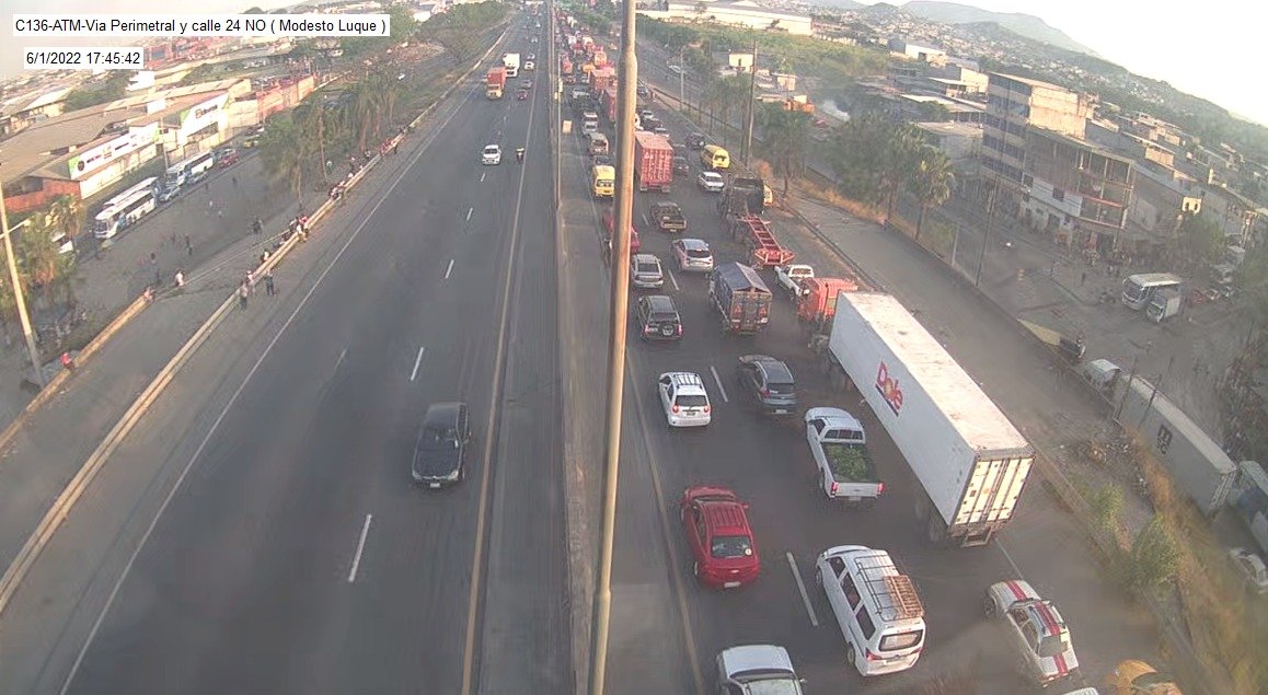 ATM_Transito's tweet photo. #ATMinforma | Se visualiza un #MovilidadReducida por siniestro de tránsito en la  Vía a Perimetral y Modesto Luque, sentido hacia el sur.

Alternativa vial: Vía a Daule

https://t.co/aoug36xCKc

Foto: #CámarasDeMonitoreoATM https://t.co/4wOIidRKRJ