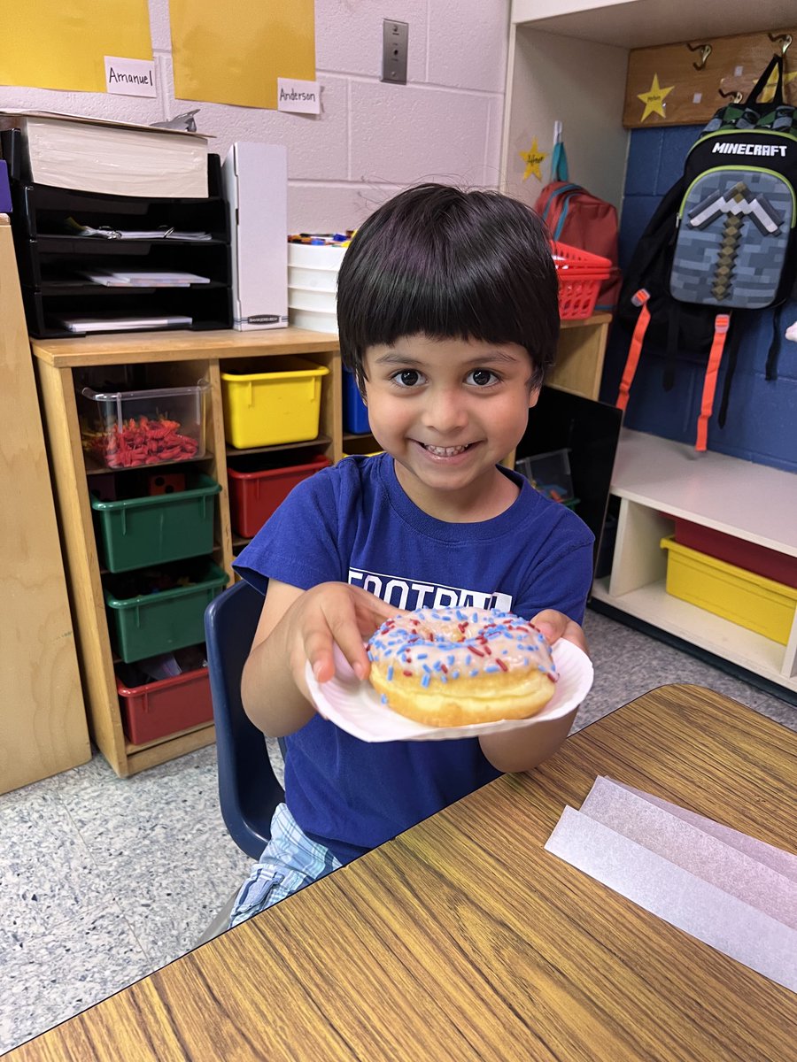 Day 3- donuts! Check out these amazing smiles so happy to spend my days with these cuties🥰 ⁦<a href="/DogwoodFairfax/">DogwoodES FairfaxVA</a>⁩