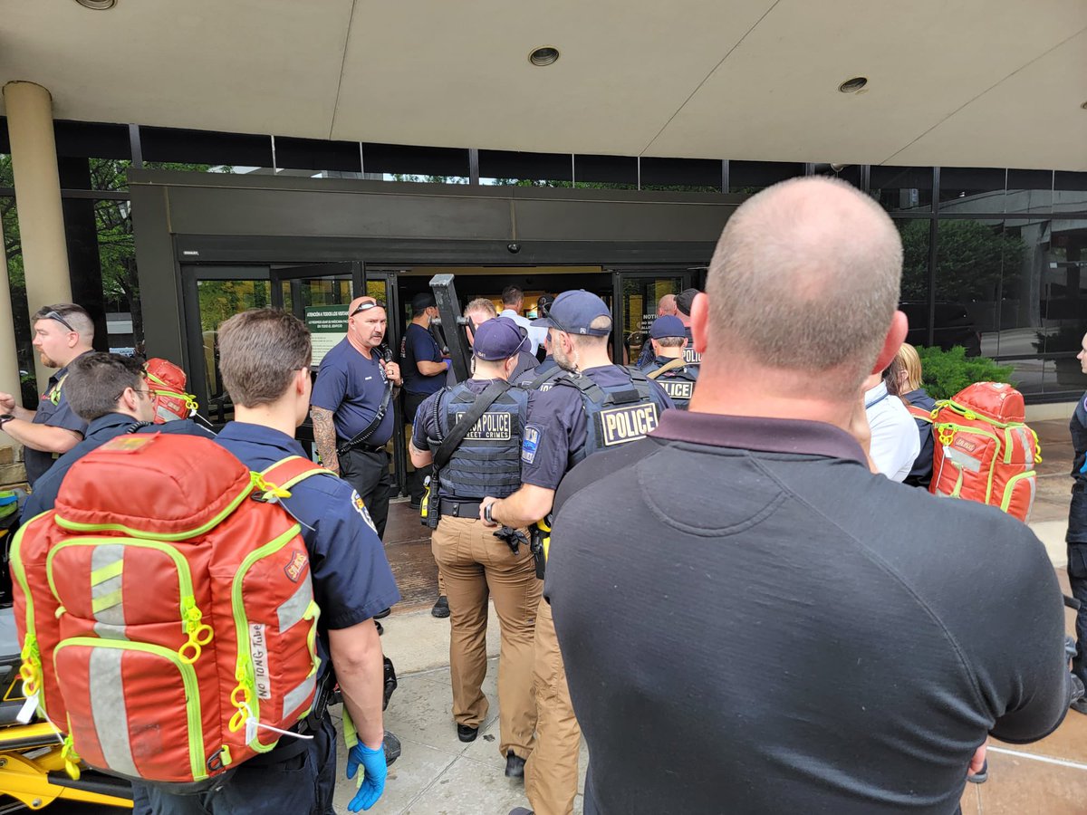 TulsaPolice's tweet photo. ACTIVE SHOOTER SITUATION UPDATE: See our Facebook for more info: https://t.co/dla5NWukWM