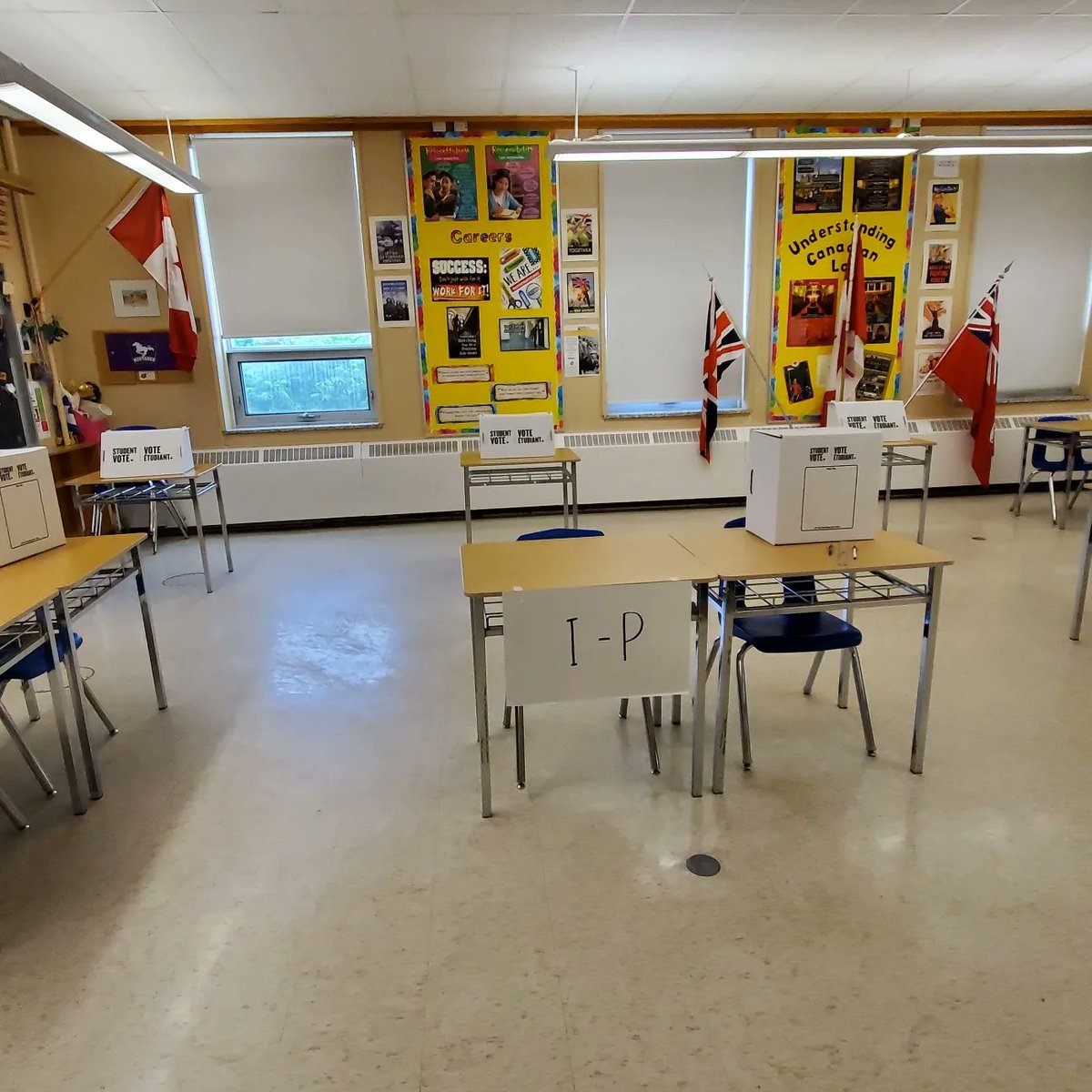 tracmcle's tweet photo. Civic engagement at South Huron where the future voters of Ontario are getting involved!  @yourschools @shdhspanthers #panthersengaged #FutureVoters https://t.co/xs4P7MADuX