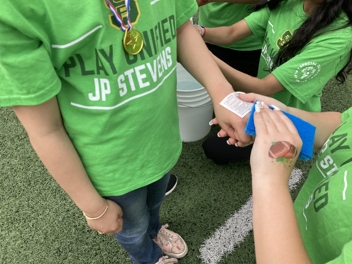 Edison Health&PE (@epshealth) on Twitter photo <a href="/UnifiedTeamJP/">Project Unified - JP Stevens</a> #shinebrightedison <a href="/MenloParkSchool/">MenloPark ES</a> <a href="/mlk_elementary/">MLK Elementary School</a> Game Day Action for our Unified Clubs! <a href="/SONewJersey/">Special Olympics NJ</a> <a href="/UnifiedTeamJP/">Project Unified - JP Stevens</a> #shinebrightedison <a href="/MenloParkSchool/">MenloPark ES</a> <a href="/mlk_elementary/">MLK Elementary School</a> Game Day Action for our Unified Clubs! <a href="/SONewJersey/">Special Olympics NJ</a>