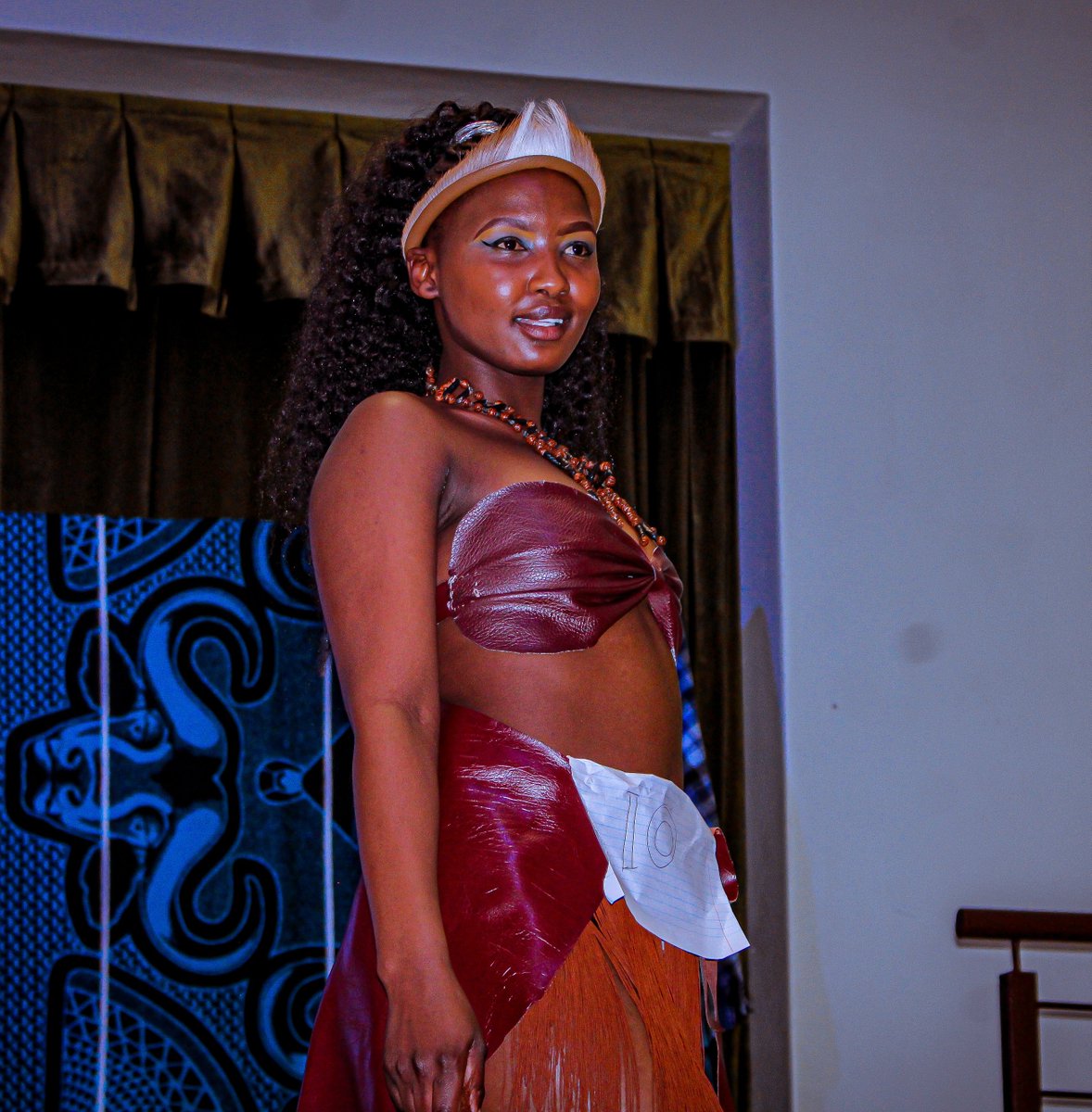 Picnic21_'s tweet photo. Model: @MollyNtha
@ Mr/Miss Culture Lesotho 2022
#picnic21 #photography #portraitphotography #photographylovers #PhotoMode #beautiful #positivevibes https://t.co/okhvoJZyMU