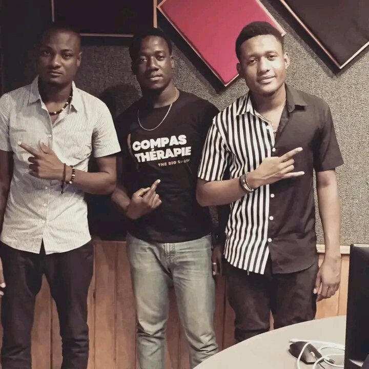 KaskouLePenseur's tweet photo. Kaskou ak Gen-G te nan emisyon Compas Thérapie avec animateur Guibens pou n te prezante mizik Lajan Pou w Genyen an🔥🔥
Si w potko tande l, al fè sa kounya epi pataje l pou lòt moun tande
Tape men w sou ekriti ble a
👇🏽👇🏽👇🏽
https://t.co/QXYKGojofV
#GenG
#Kaskou
#LajanPouwGenyen https://t.co/80At1JQUDJ