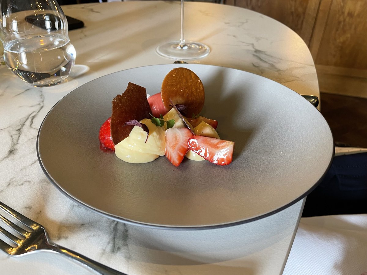 Andrew_C_Reid's tweet photo. Fantastic afternoon @unalomebygc. Thank you to @Chef_cheevers and all the staff for the first class service. Will be back again soon. https://t.co/oU4h67ncoo