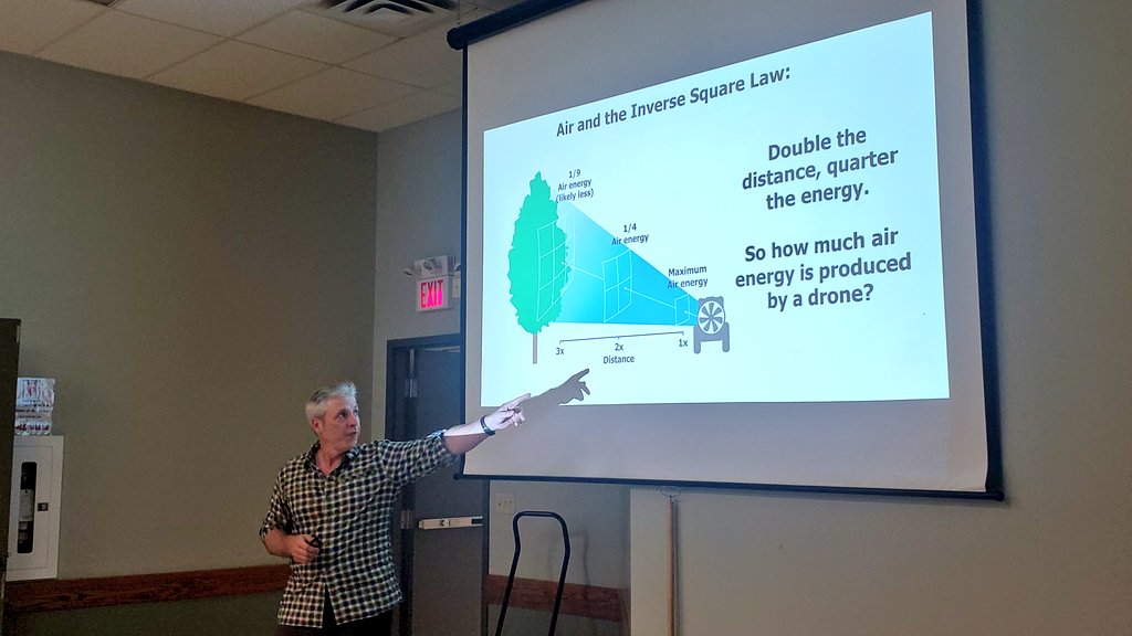 Tom Wolf tweet media