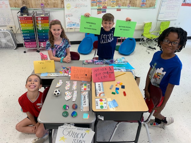 schillinIn2nd's tweet photo. Practicing trading, buying and selling for our Social Studies Unit by shopping our very own class store! https://t.co/rpYXiPr2la