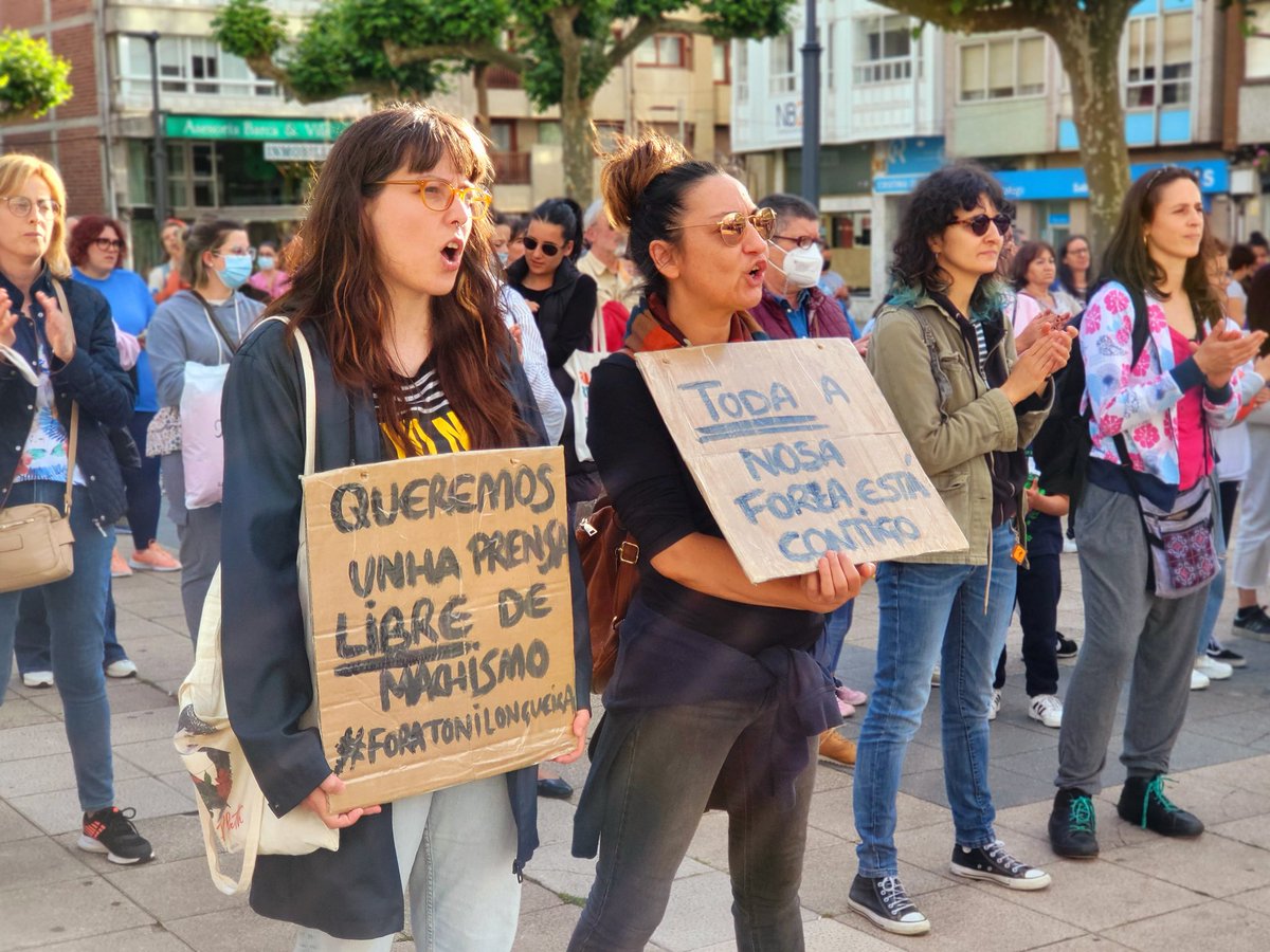 RebelinAluminio's tweet photo. Un día máis reivindicando o fin da lacra da #ViolenciaMachista, e que todo o peso da lei recaia sobre os agresores. #xuntxsmáisfortes @IgualdadGob @circulofemcarb @IreneMontero https://t.co/gUTeZaWn0Z