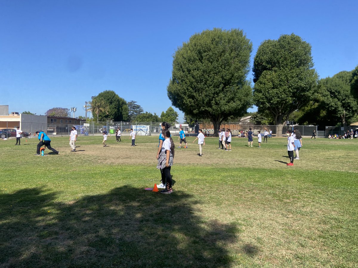 Msa7Dolphins's tweet photo. Today we had our annual 5th grade vs Staff kickball game! Who do you think won? 😅 https://t.co/MdkT8vLXTZ