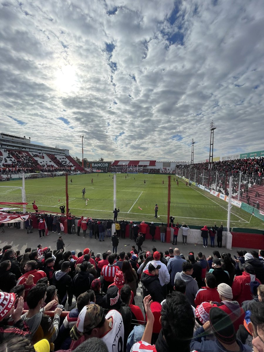 15 mil personas un miercoles a las 14 hs para ver 70 minutos de partido.

Ah, y todos socios.

QUE LA CUENTEN COMO QUIERAN 🇦🇹
