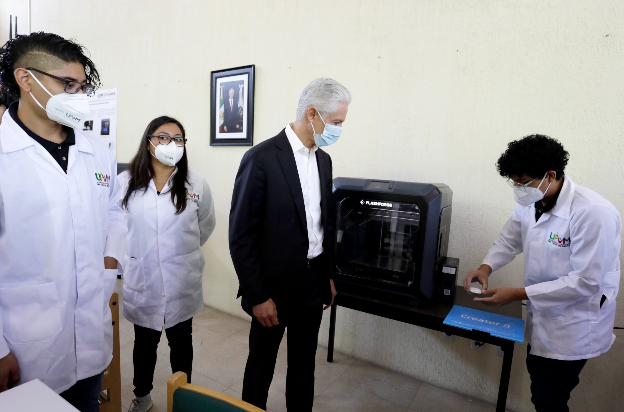 Alfredo Del Mazo on Twitter "Equipamos el Laboratorio de Diseño de