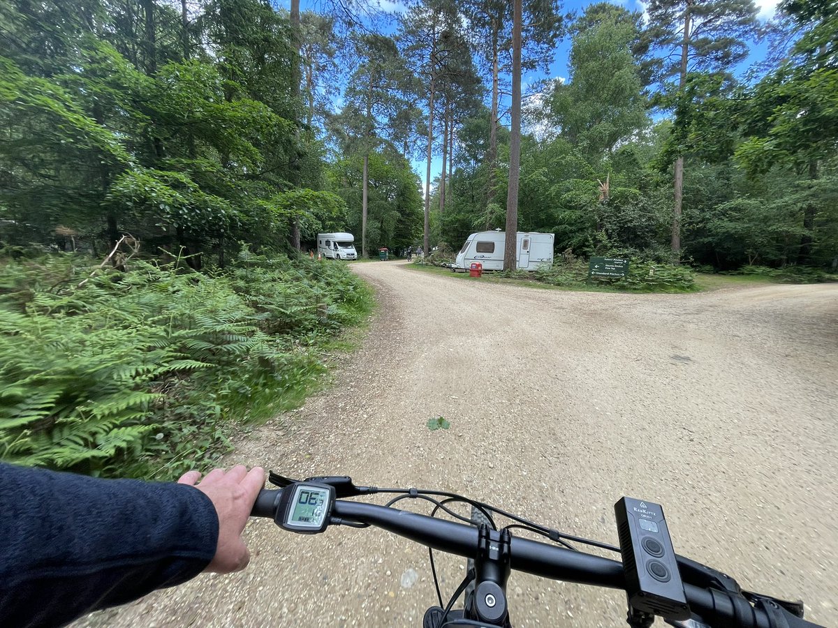 janaways's tweet image. A beautiful day for a cycle to the coast from our site, 23 mile round trip. However having a great bike helps &amp;amp; a cosy MotorHome to come back to helps 😉 #Bailey #Motorhomeadventures #comfortinsurance #Haibike 🚐🚴‍♀️ #Newforest