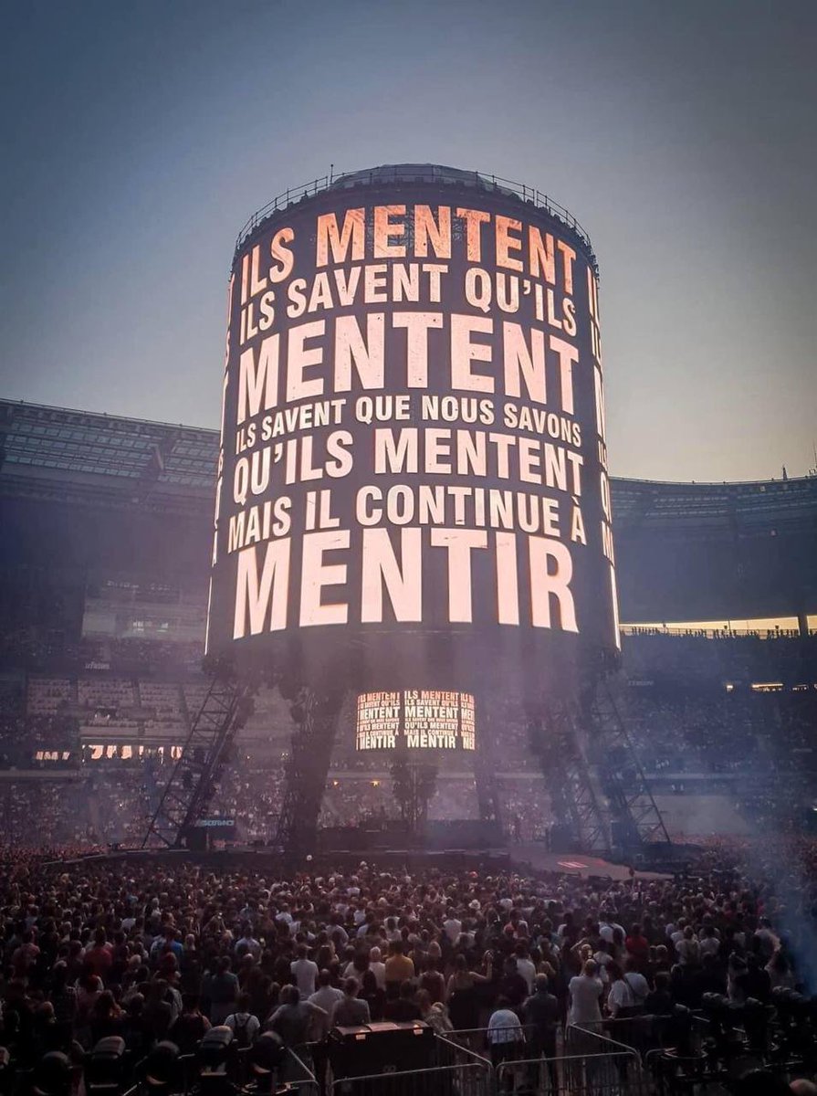 noctisqc's tweet photo. @francoislegault Respect

Concert du groupe Indochine 🧑‍🎤

Paris - Stade de France 🇫🇷
Central Tour
21.05.2022 https://t.co/tggm3zlrK6