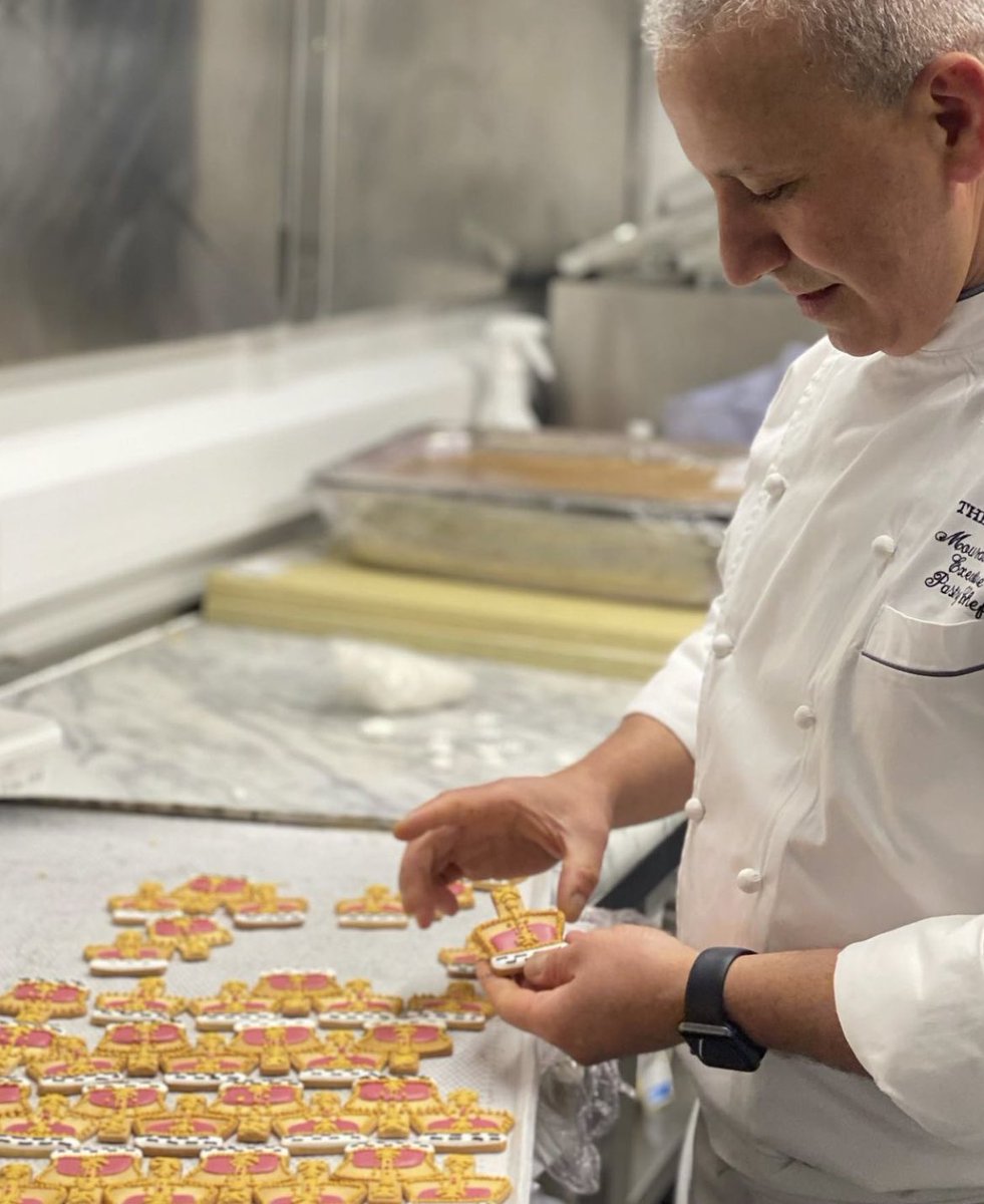 Coming to you live from our Pastry kitchen, where our team are hard at work creating biscuits for for a Queen 👑👑👑 #cakescrownsandajubileecountdown #crowningglory #pretaporteabutmakeitroyal