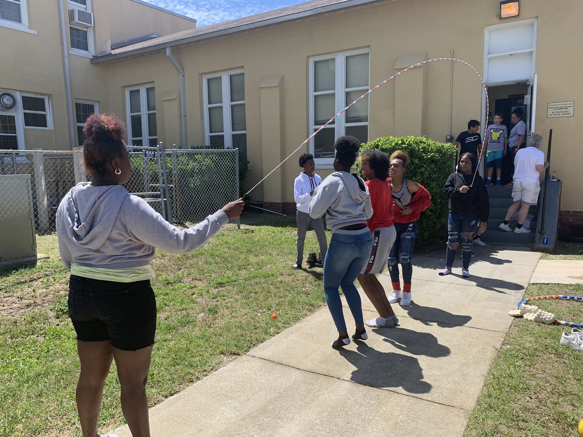 Celenadarling's tweet photo. Riverview Learning Center
When they give us all that they have to push through and build academic skills you can help but give back. “Field Day” https://t.co/RazMugpbYe