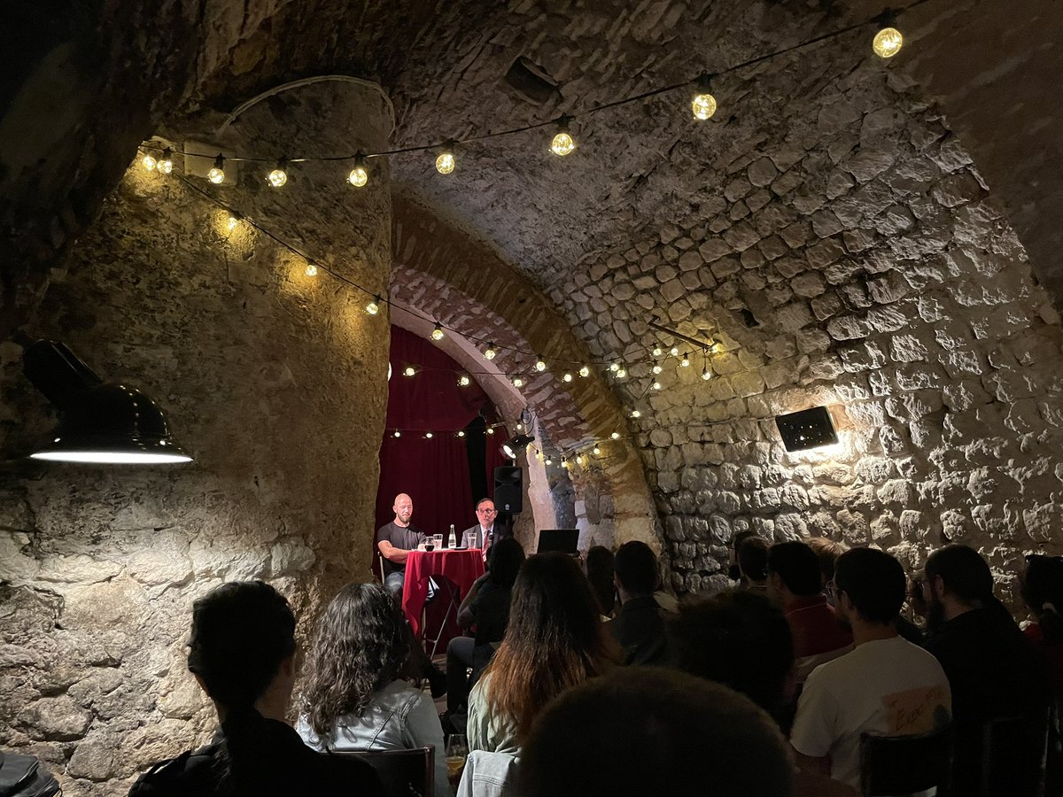 KentinPL's tweet photo. J'ai répondu ce soir à l'invitation de l'association #Conventum qui organise son premier événement : une conférence autour de l'épée, les mythes, la réalité scientifique et les recherches en cours !
Une belle association qui est prometteuse ! https://t.co/C3DgjHa4lM