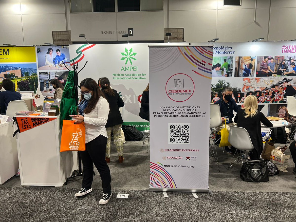 sofia_orozco's tweet photo. Muchas felicidades a la delegación de México 🇲🇽 #CIESDEMEX #AMPEI @IME_SRE y @ConsulMexDen que participa en #NAFSA2022 para promover la educación superior de la #diásporamexicana, a través de la cooperación internacional. #EducaciónParaTodasyTodos #educaciónIME @ciesdemex_org https://t.co/tA8VnZGxNF