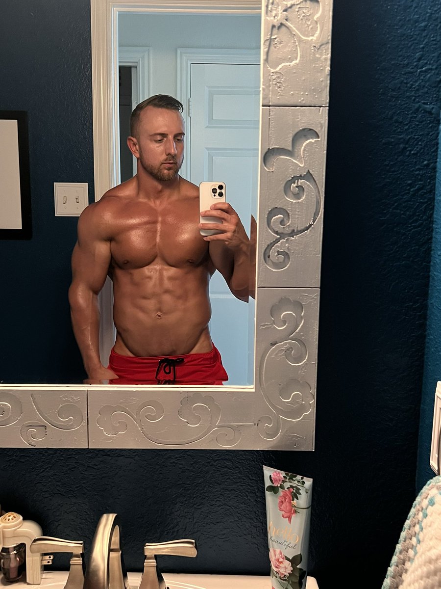 miles__alex's tweet photo. Catching some summer rays 😃 https://t.co/woryLzrdap