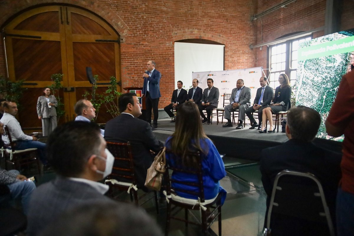 Presentan <a href="/JesusNavaNL/">Jesús Nava</a>, Alberto Fernández y <a href="/BBichara/">Bernardo Bichara A.</a>, proyecto de renovación del parque ecológico La Huasteca con una inversión de 40 mdp que convertirá este espacio en un parque multifuncional que promoverá la integración familiar y la actividad física.