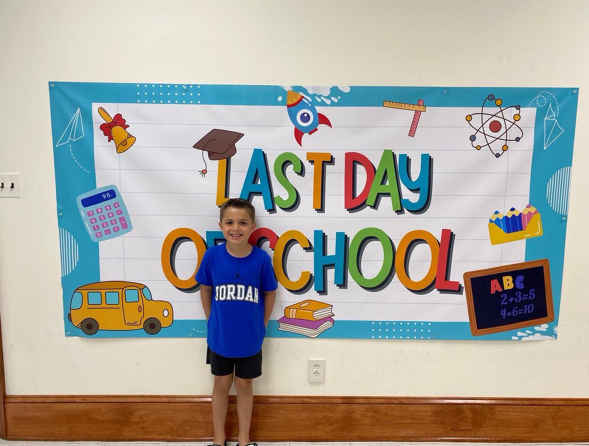 CaravelAcademy's tweet image. Our EEC Awards Day was lots of fun for everyone as they said goodbye to their friends, teachers and staff in our building!  Thanks to our Caravel PTC for providing refreshments for everyone on the playground!  Enjoy your summer!#caravelacademy #caravelfamily #caravelptc