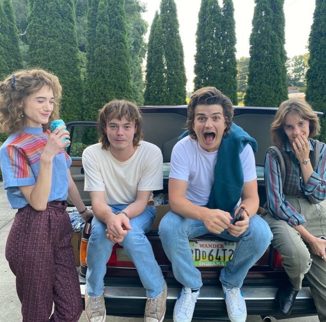 Séries TV Show BR on X: O elenco de Stranger Things no set da 4ª  temporada.  / X