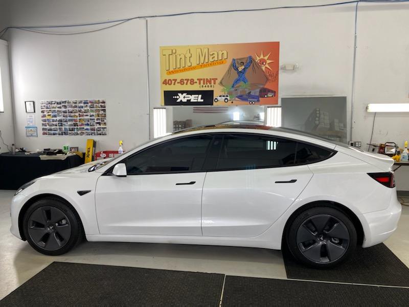 tintman's tweet photo. 2022 Tesla Model 3 https://t.co/RWqXOTjCDb 

Xpel XR Plus Super Ceramic Window Film 

70% windshield &amp; roof

20% sides &amp; full one piece rear window 

@tintmanfl @xpel

#model #tesla #teslamodel #teslamotors #tintmanfl #teslalife #teslamodels #modely #ev #electriccar #xpel https://t.co/rK0A2SKVSW