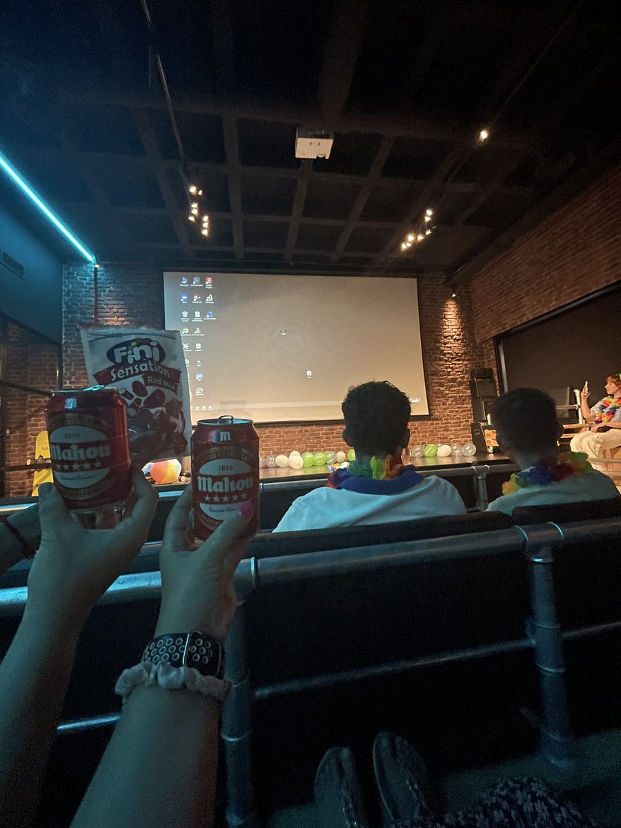 Hola, hemos vuelto y queremos una colaboración entre <a href="/Jellyfishagency/">JELLYFISH | Agencia de Marketing Digital</a> y <a href="/mahou_es/">Mahou</a>. ¿Quién está con nosotros?